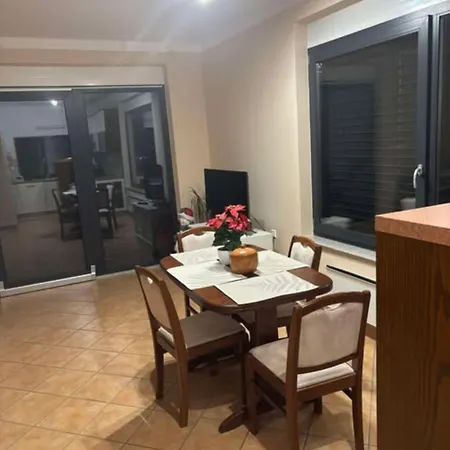 Apartma Lidija *