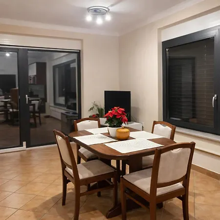公寓 Apartma Lidija 采尔克诺